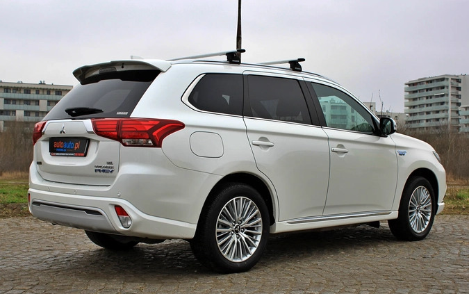 Mitsubishi Outlander cena 109900 przebieg: 41500, rok produkcji 2019 z Cedynia małe 301